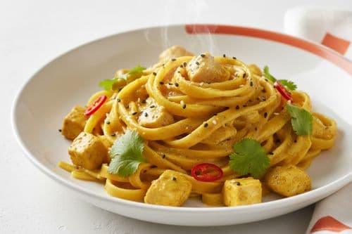 Tagliatelles poulet et curry jaune