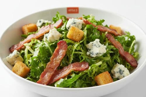 Salade aux lardons et roquefort
